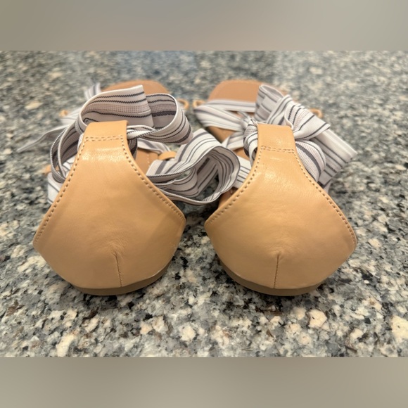 Old Navy Wrap-Tie Scarf Sandal, Size 11 - Picture 4 of 6